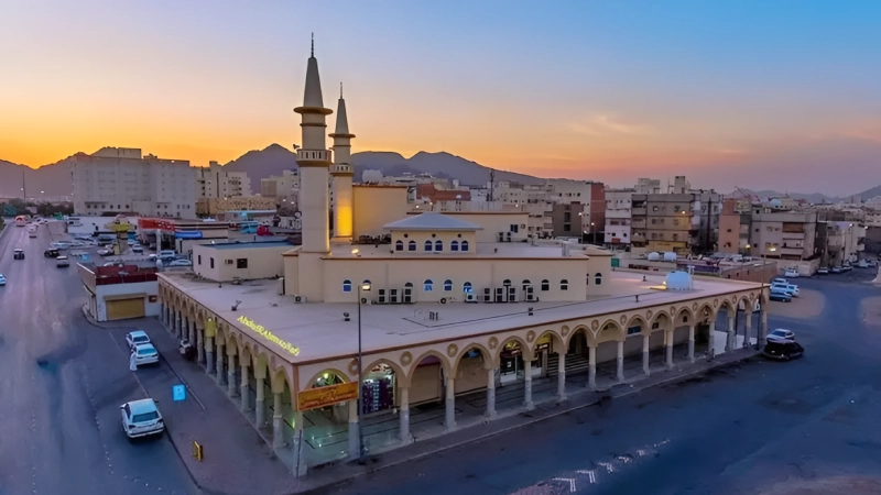 Al Manaratain Mosque Madinah: History, Location and Visitor Guide
