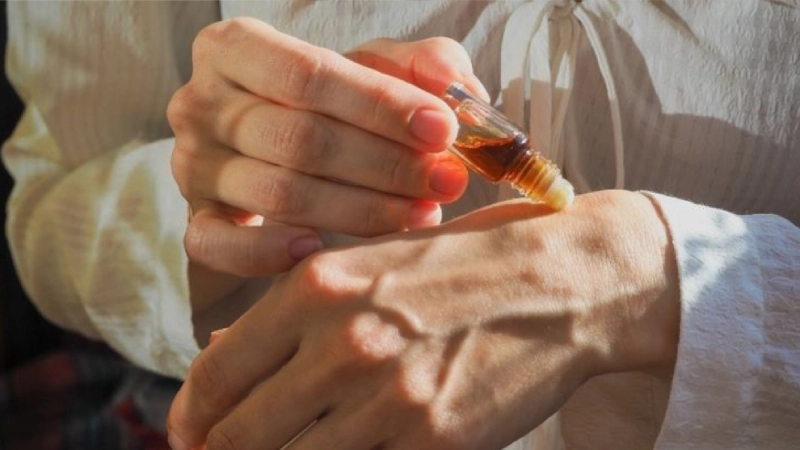 What Happens If You Accidentally Touch Perfume in Ihram?
