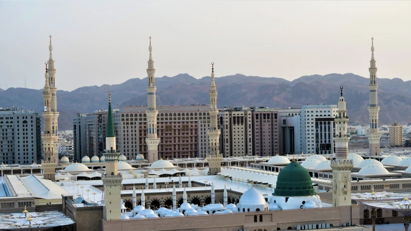 What to Avoid During Hajj and Umrah: Common Mistakes Pilgrims Should Know